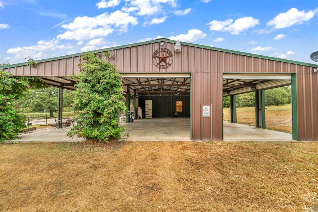 Property Photo:  5515 NE County Road 3130  TX 75144 