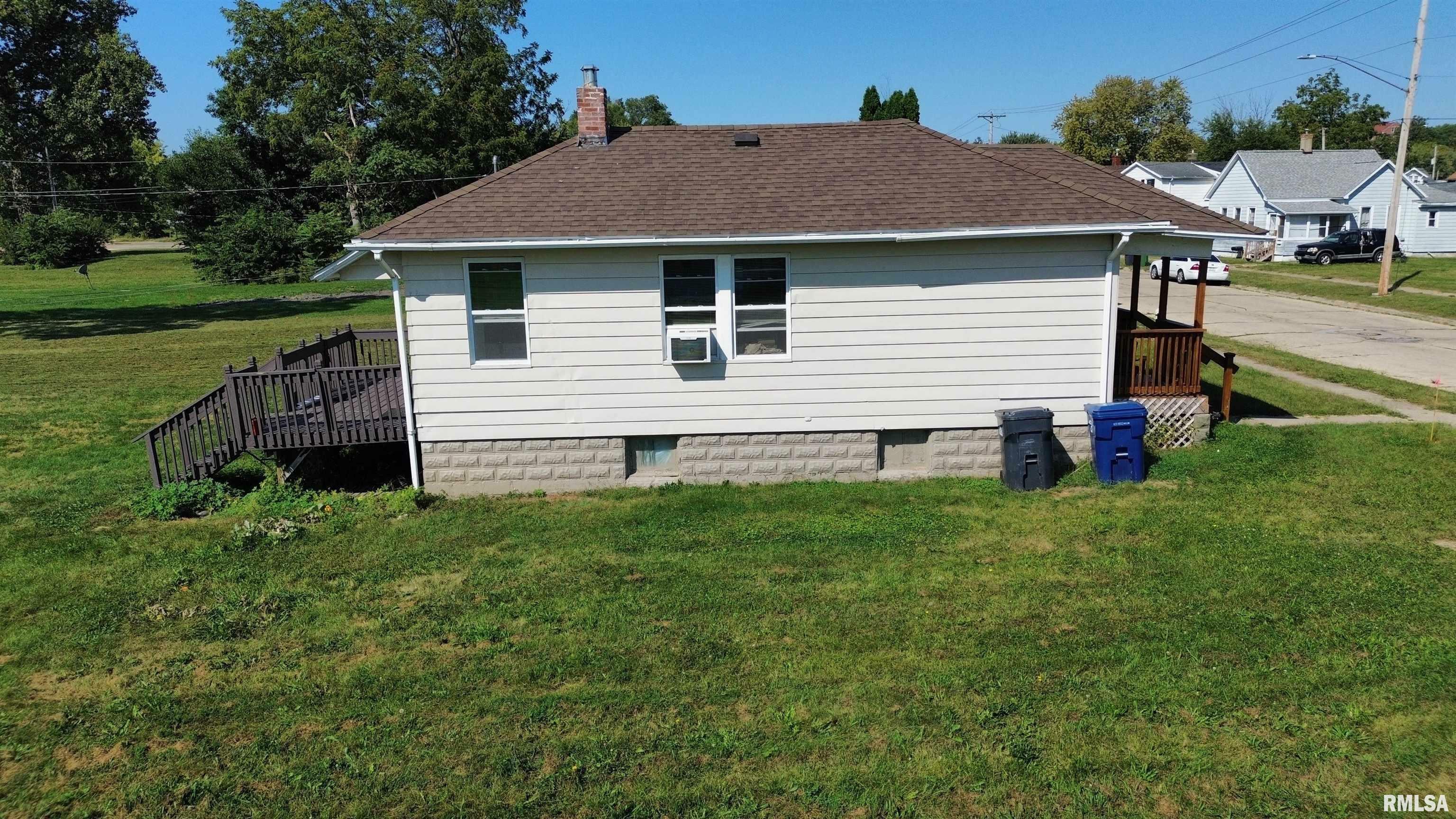 Property Photo:  321 2nd Avenue North  IA 52732 