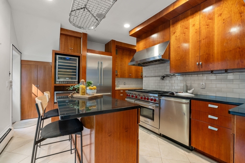 Property Photo:  331 Shawmut Ave 1  MA 02118 