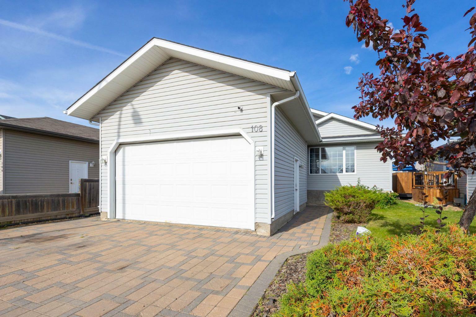 Property Photo:  108 Swanson Crescent  AB T9K 2T3 