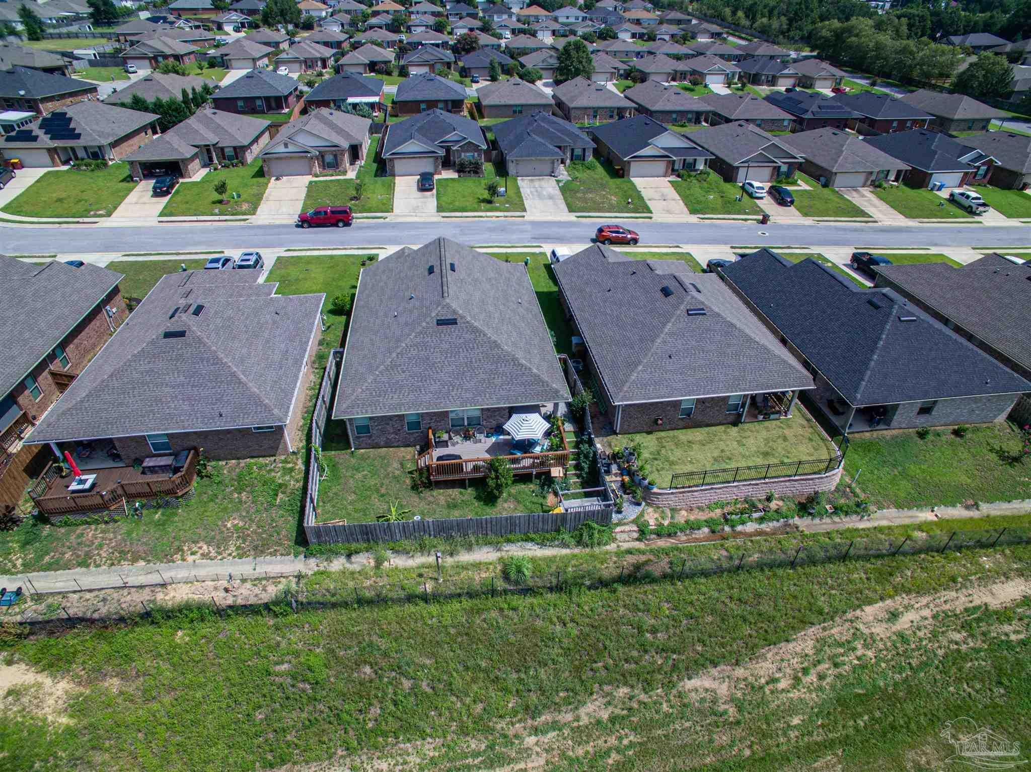 Property Photo: 5611 Blue Sky Ct FL 32583