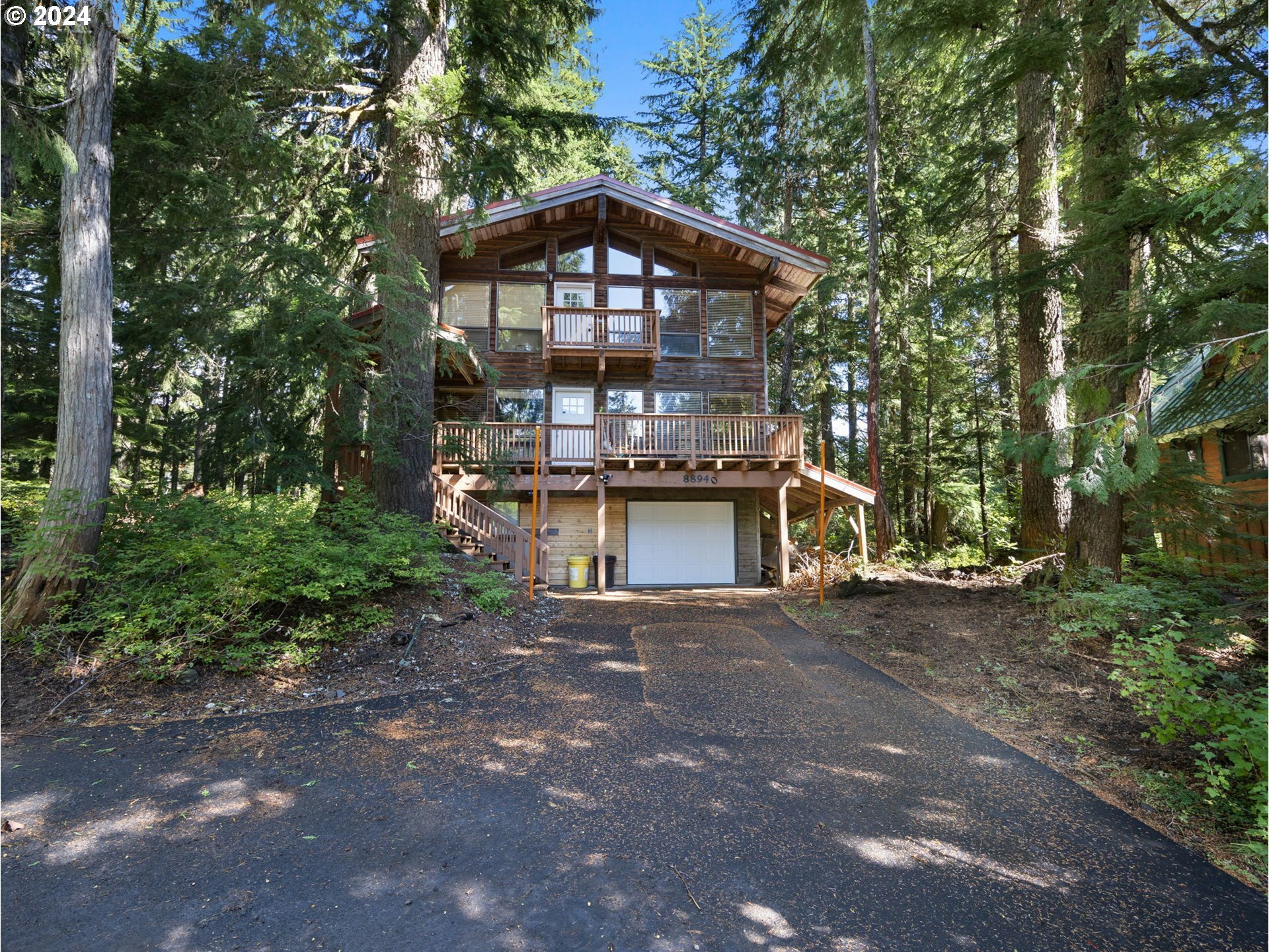 Property Photo:  88940 E Round Mountain Loop  OR 97028 