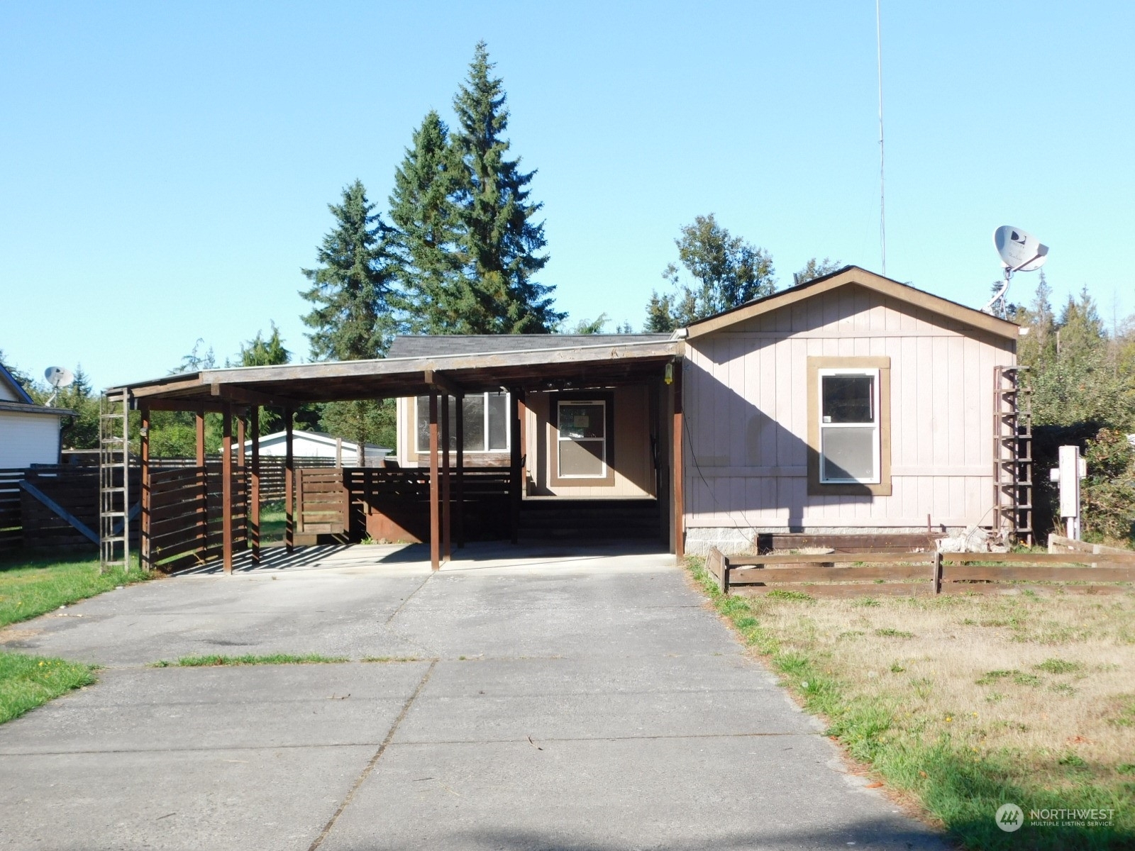 Property Photo:  2817 E Myrtle Street  WA 98362 