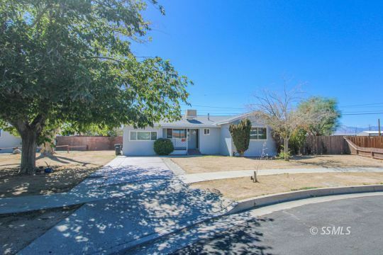 Property Photo:  1605 Ewing Cir  CA 93555 