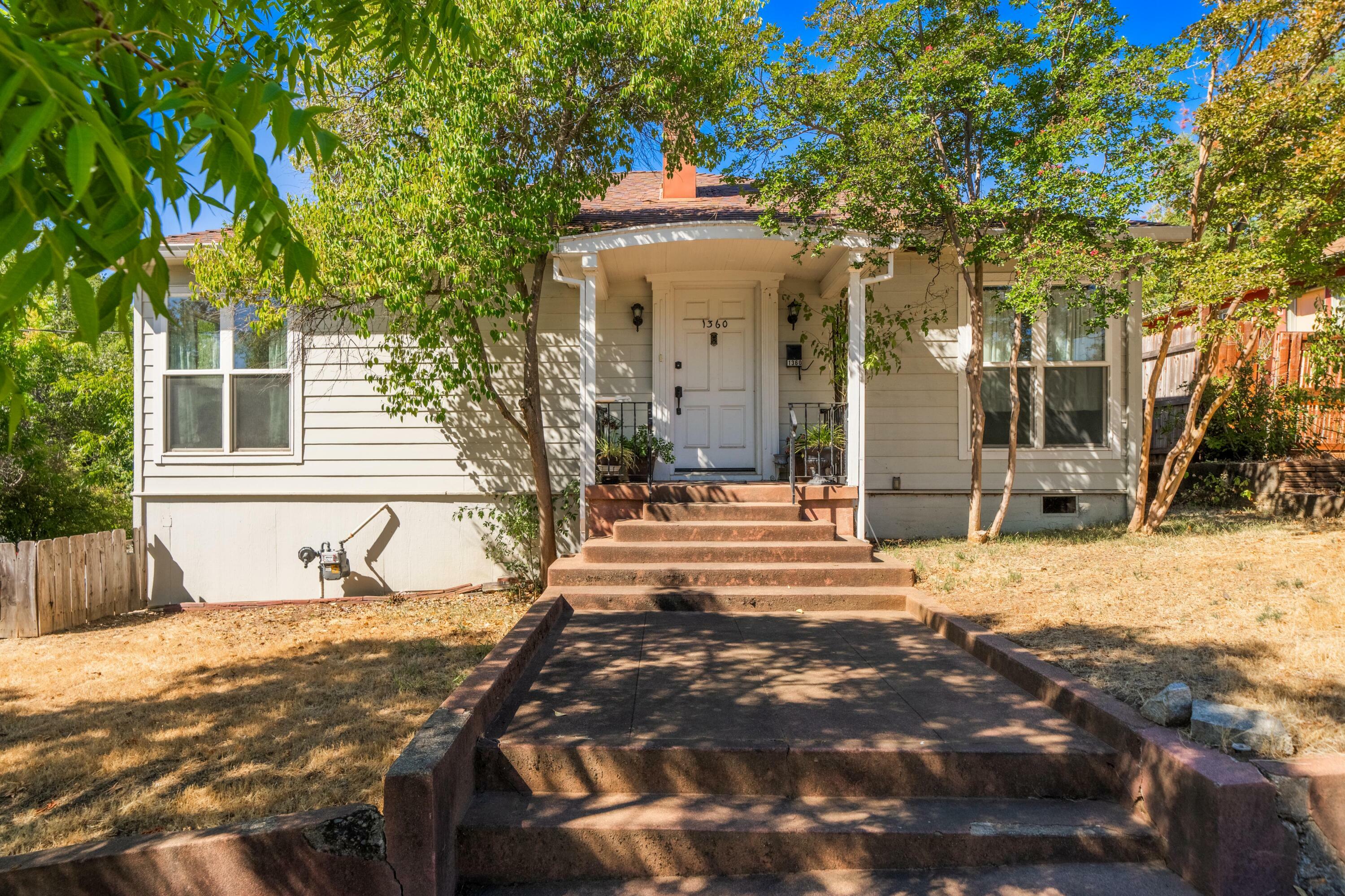 Property Photo:  1360 Willis Street  CA 96001 