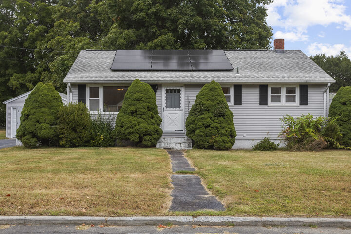 4 Edgewood Avenue  Waterford CT 06385 photo