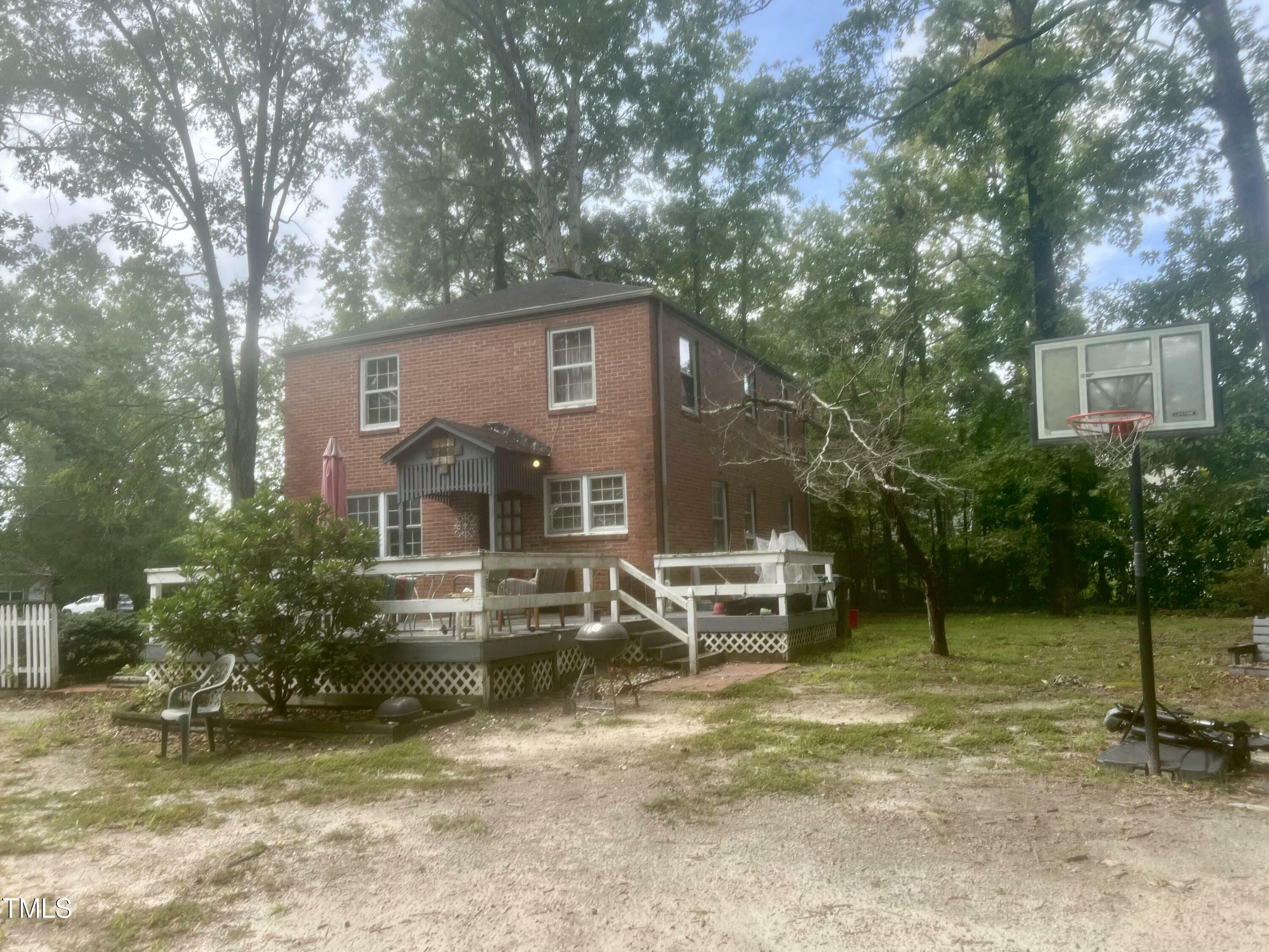 Property Photo:  105 E Lee Street  NC 27597 