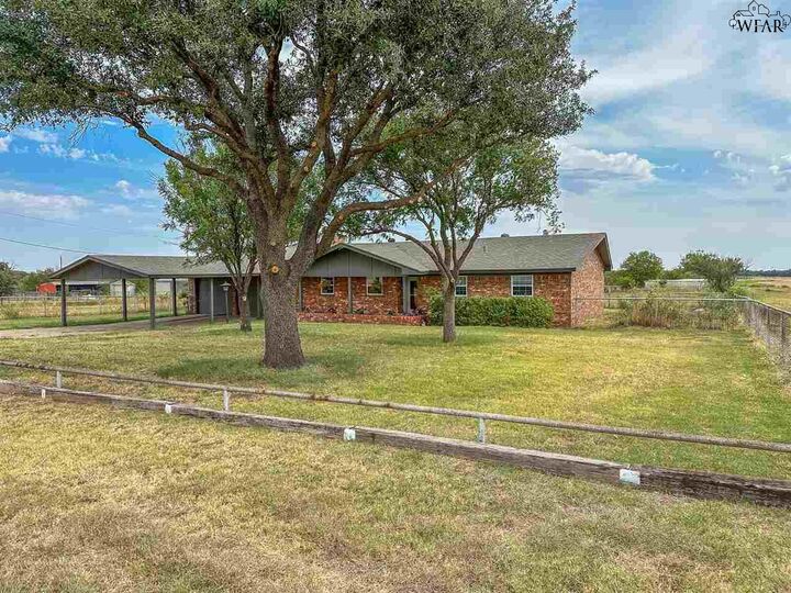 1209 N Bell Road  Iowa Park TX 76367 photo