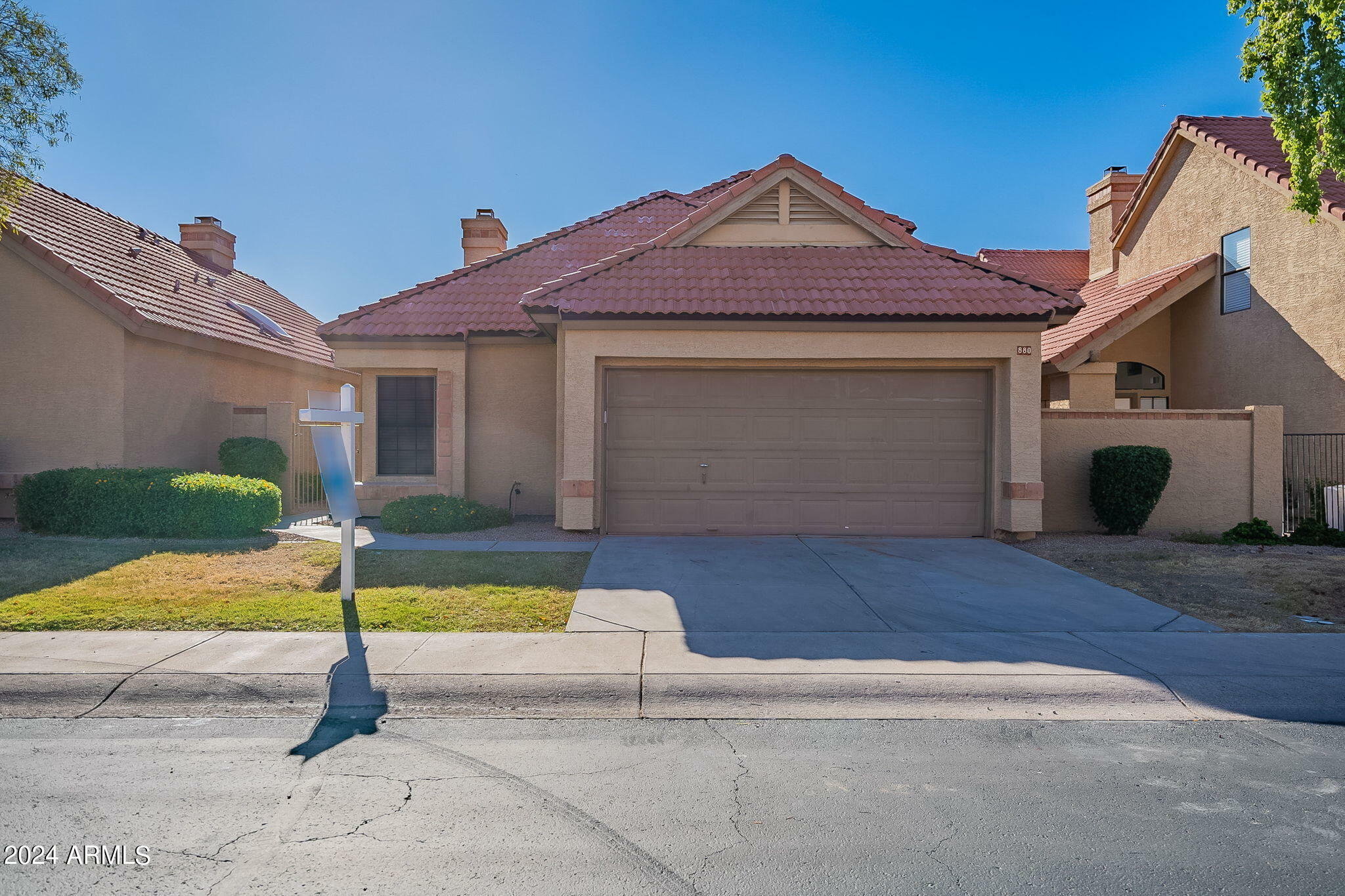 Property Photo:  880 N Terrace Road  AZ 85226 