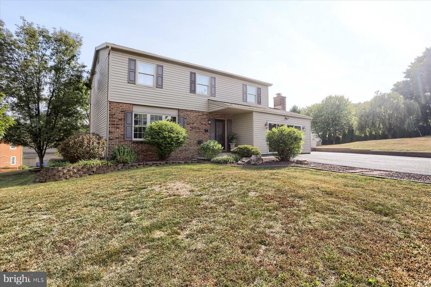 Property Photo:  7901 Cardinal Court  PA 17111 