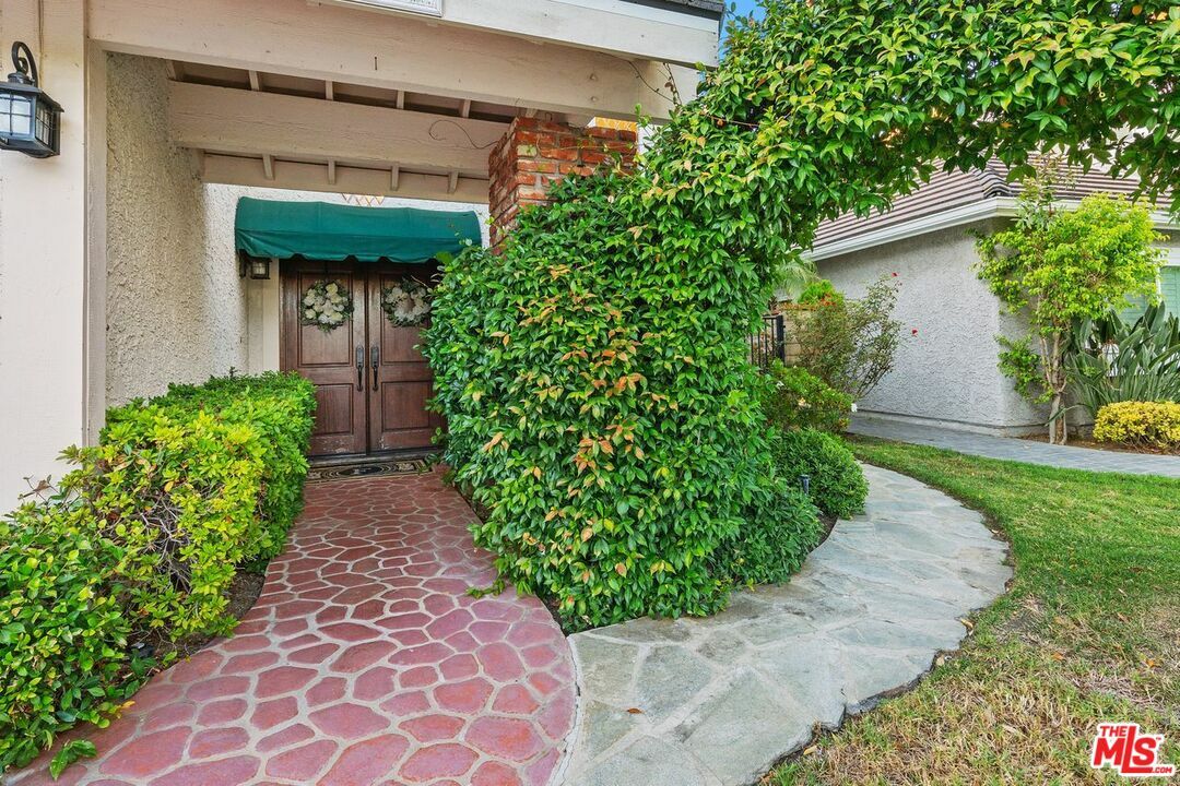 Property Photo:  29921   Trail Creek Dr  CA 91301 