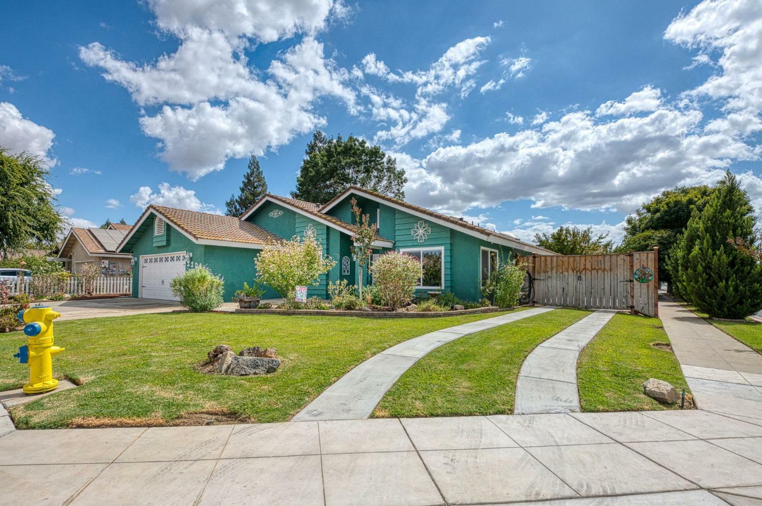 Property Photo:  2204 Paul Avenue  CA 93611 