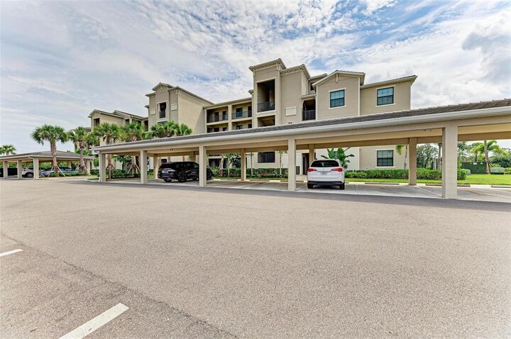 Property Photo: 18114 Gawthrop Drive 403 FL 34211