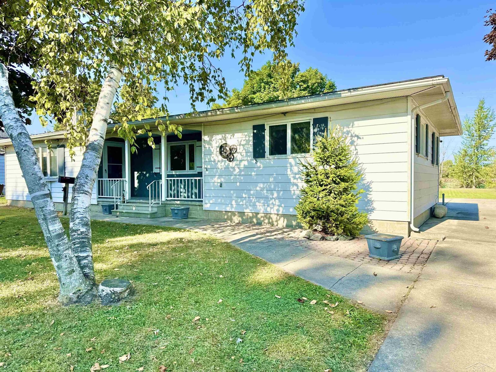 Property Photo:  348 S Center Street  MI 48759 