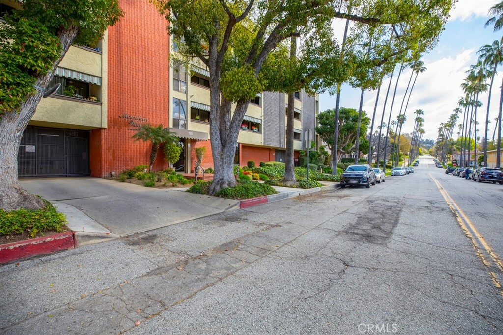 Property Photo:  125 W Mountain Street 311  CA 91202 