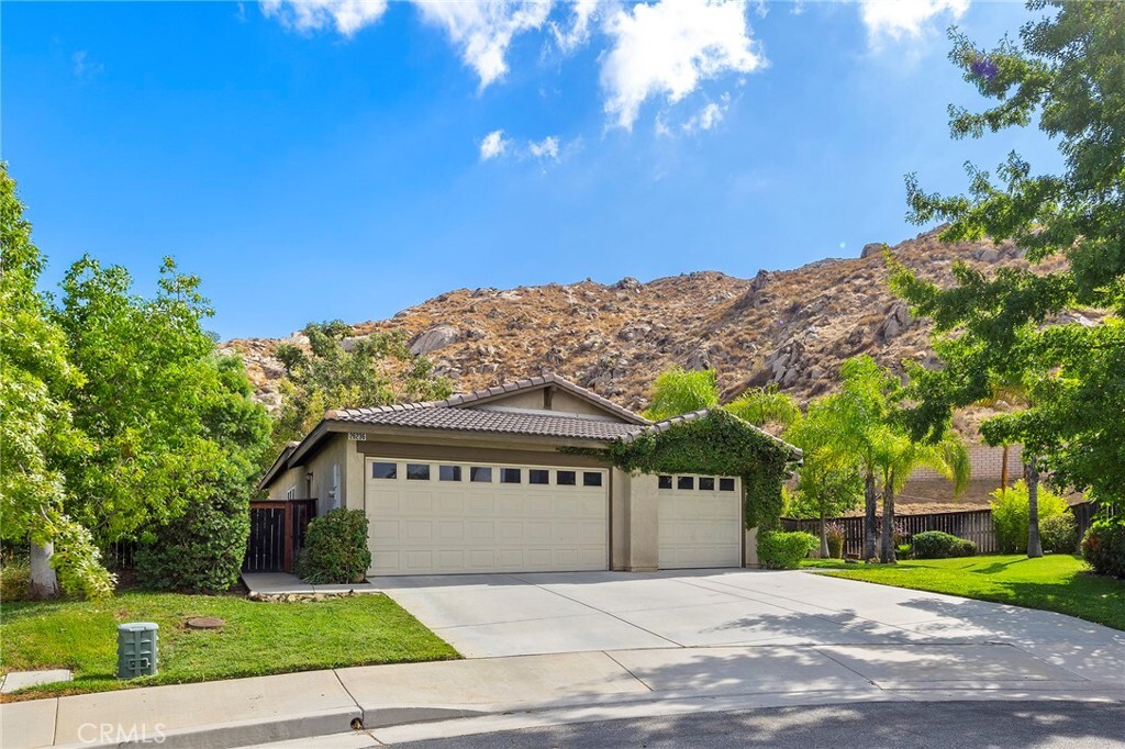 Property Photo:  26236 Percheron Circle  CA 92555 