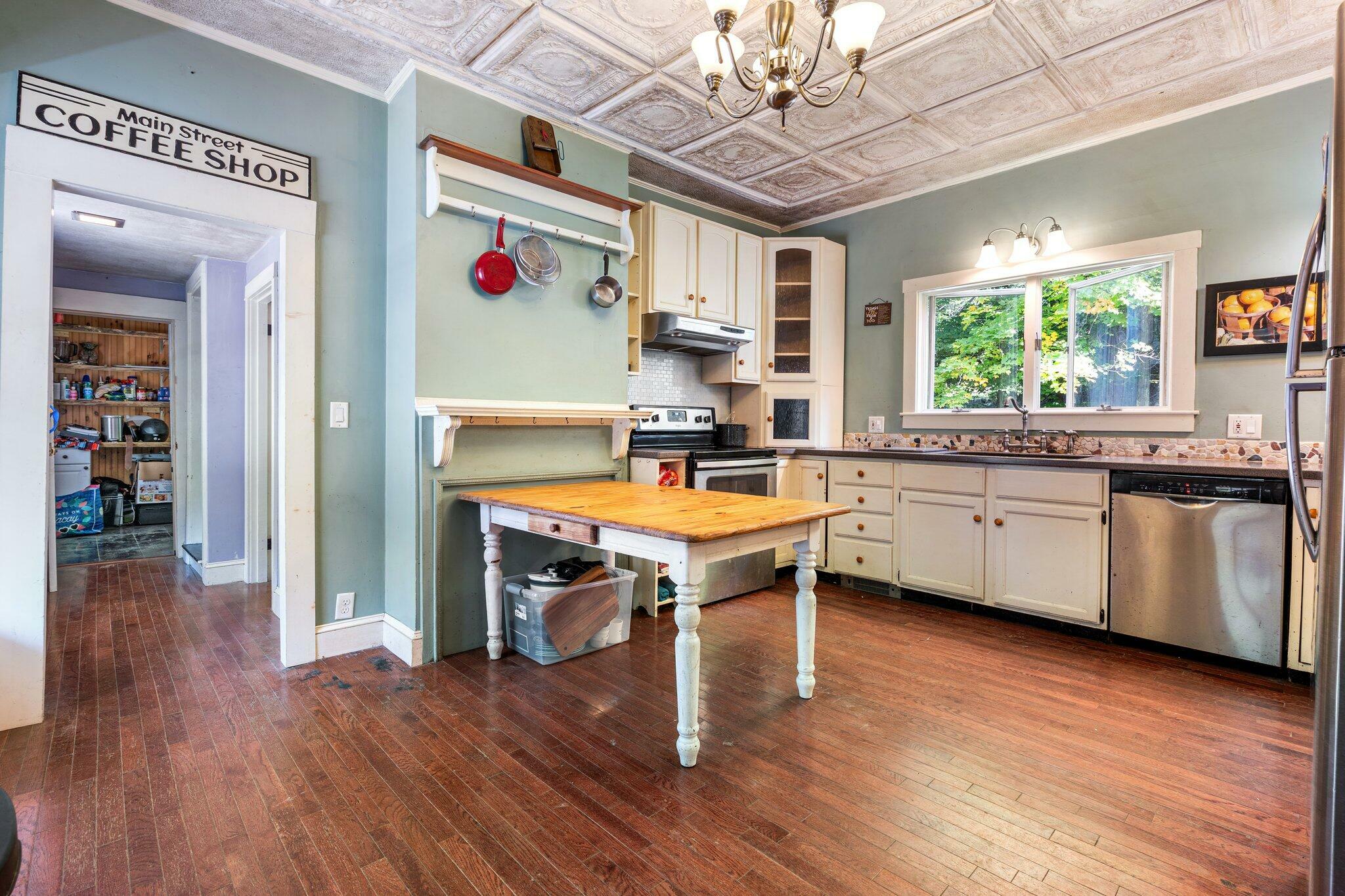 Property Photo: 9 Colley Hill Road ME 04039