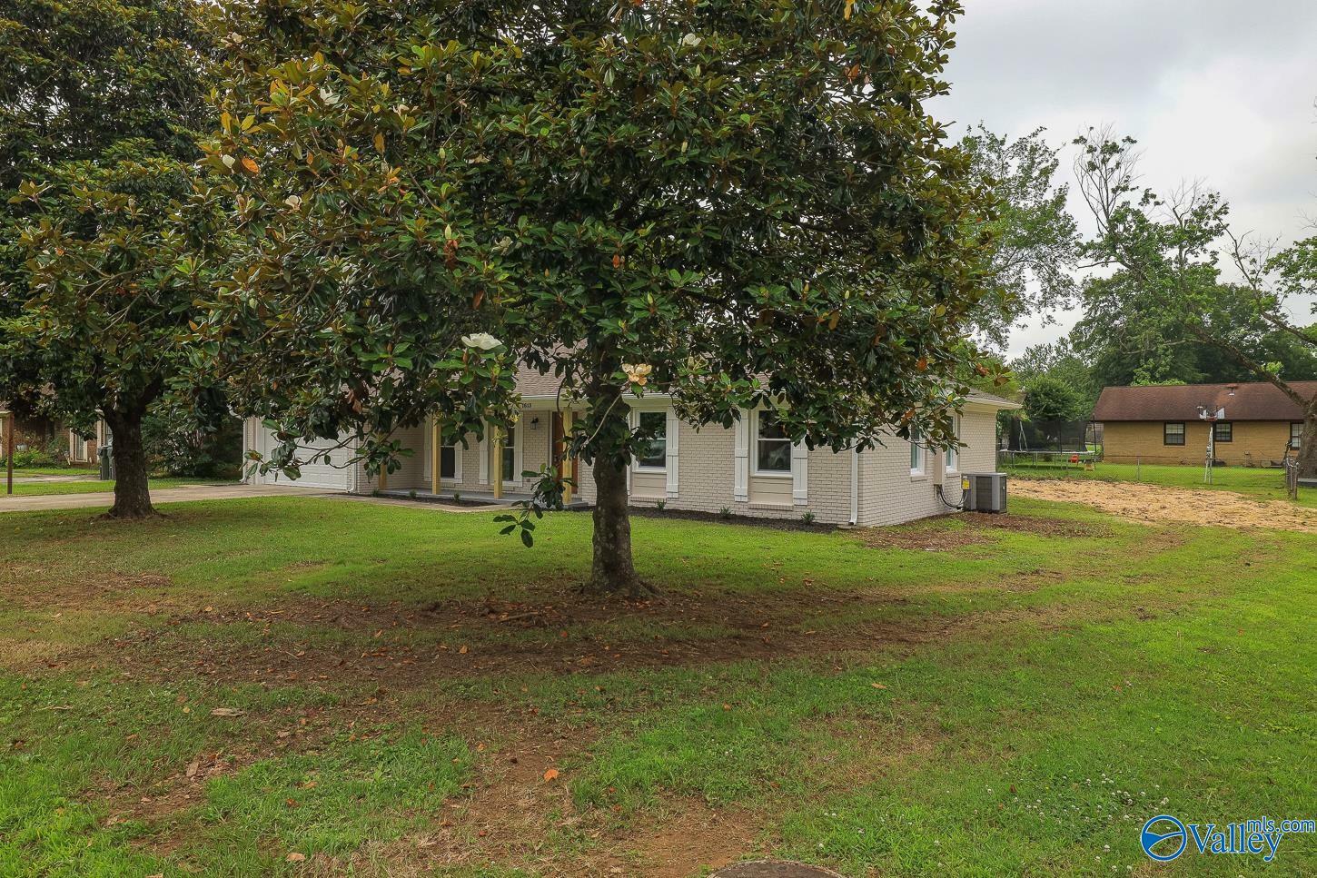 Property Photo:  1613 8th Street  AL 35601 