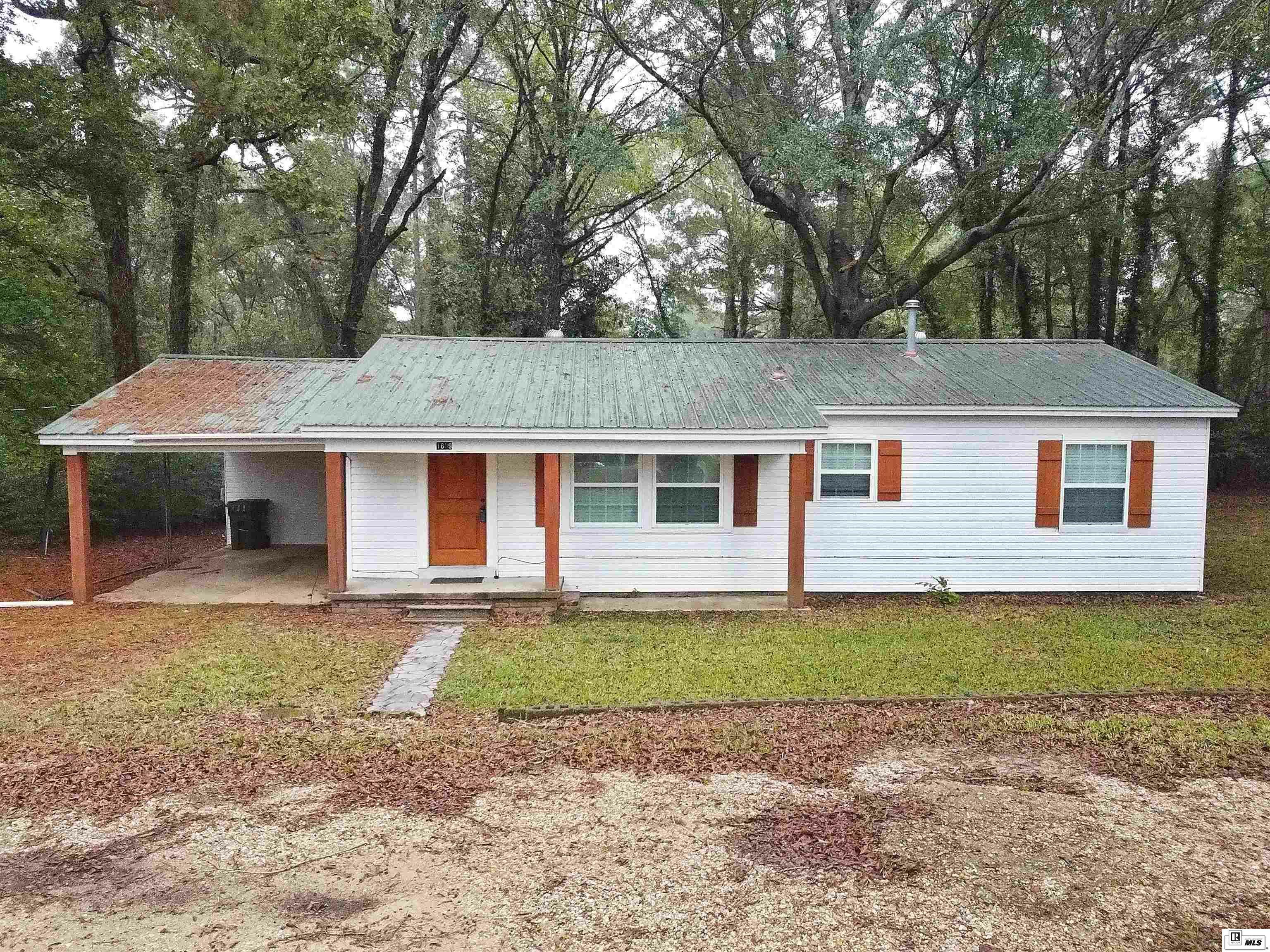 Property Photo:  1609 S Barnett Springs Road  LA 71270 