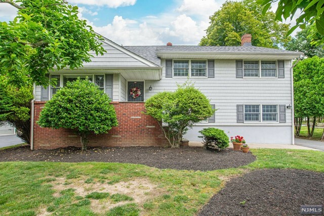 Property Photo:  19 Grandview Avenue  NJ 07006 