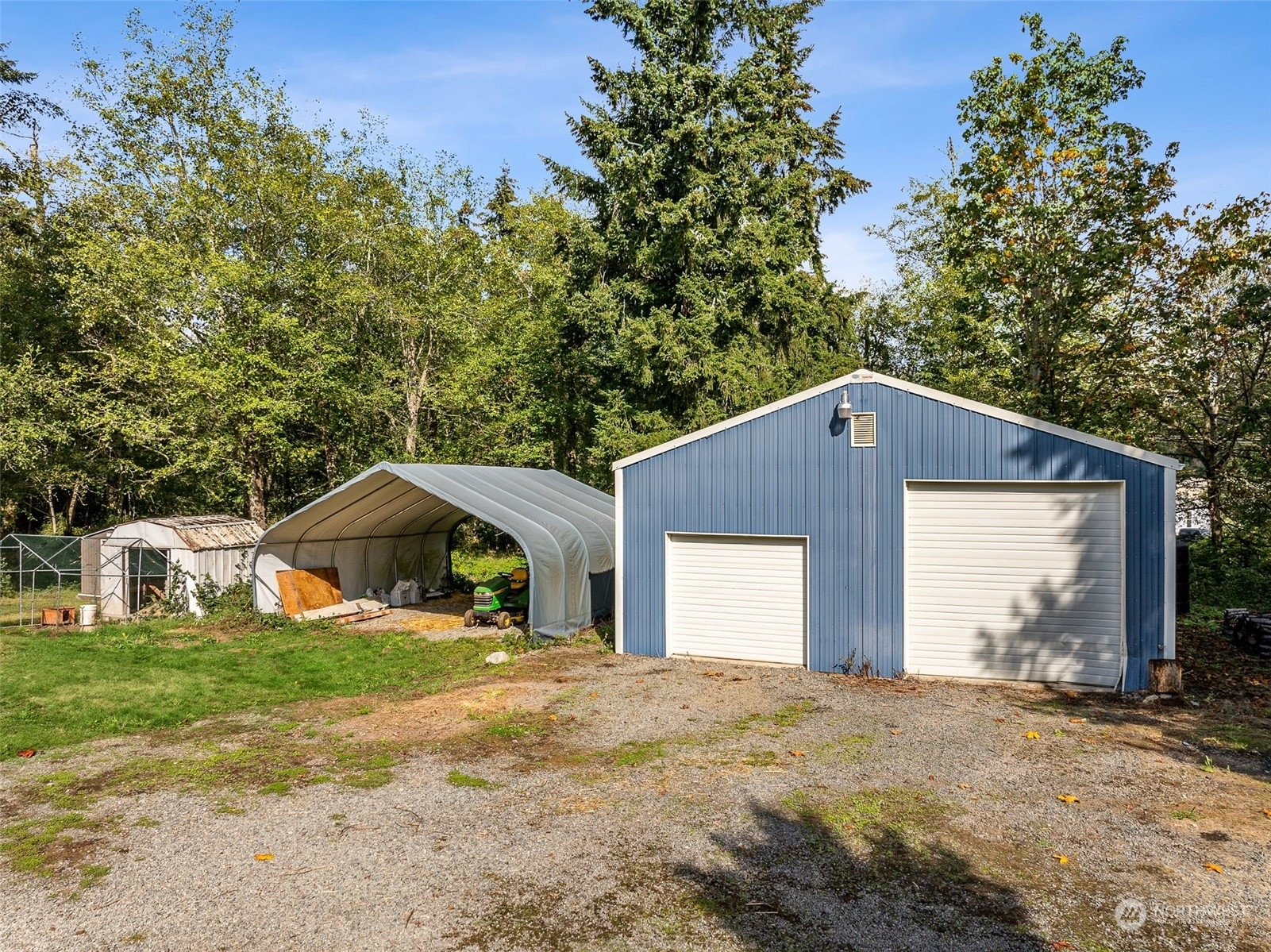 Property Photo:  26812 86th Avenue E  WA 98338 