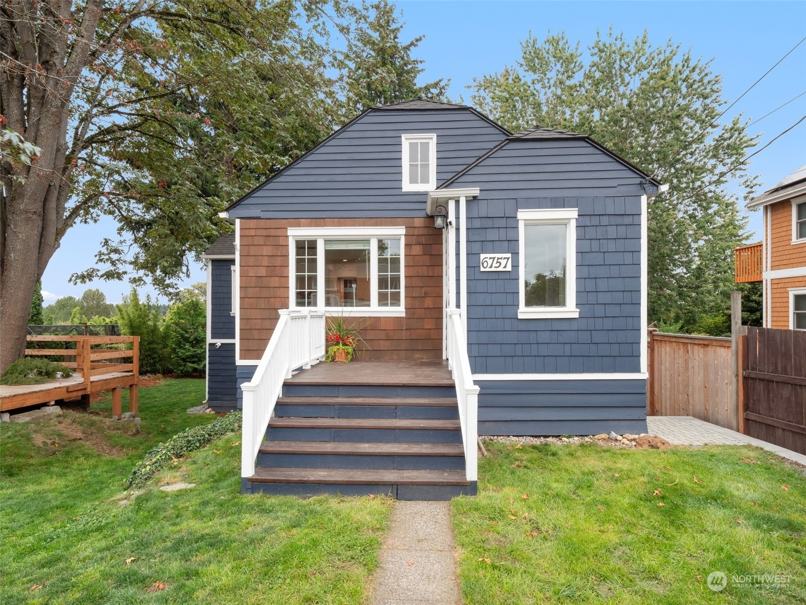 Property Photo:  6757 13th Avenue SW  WA 98106 