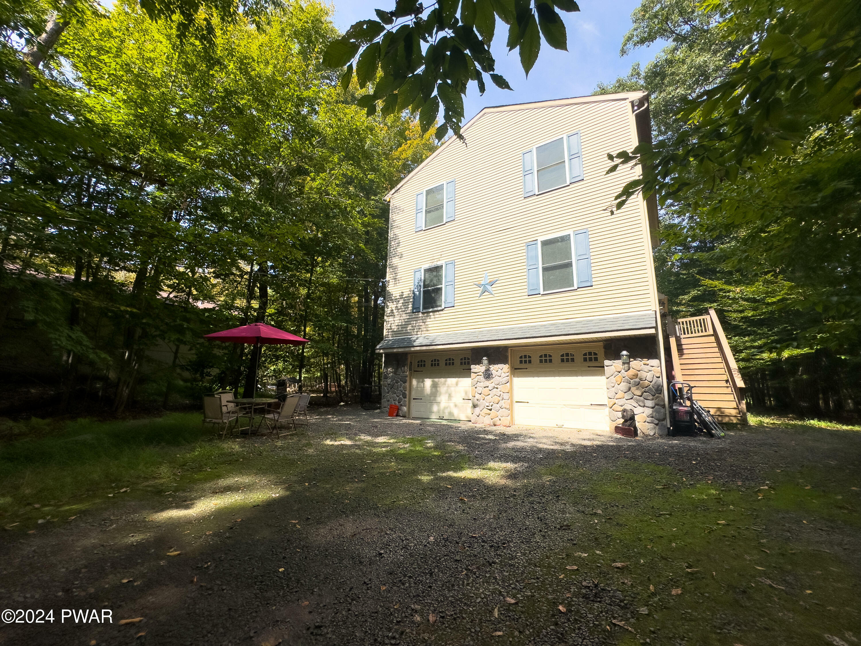 Property Photo:  4224 Chestnuthill Drive  PA 18436 