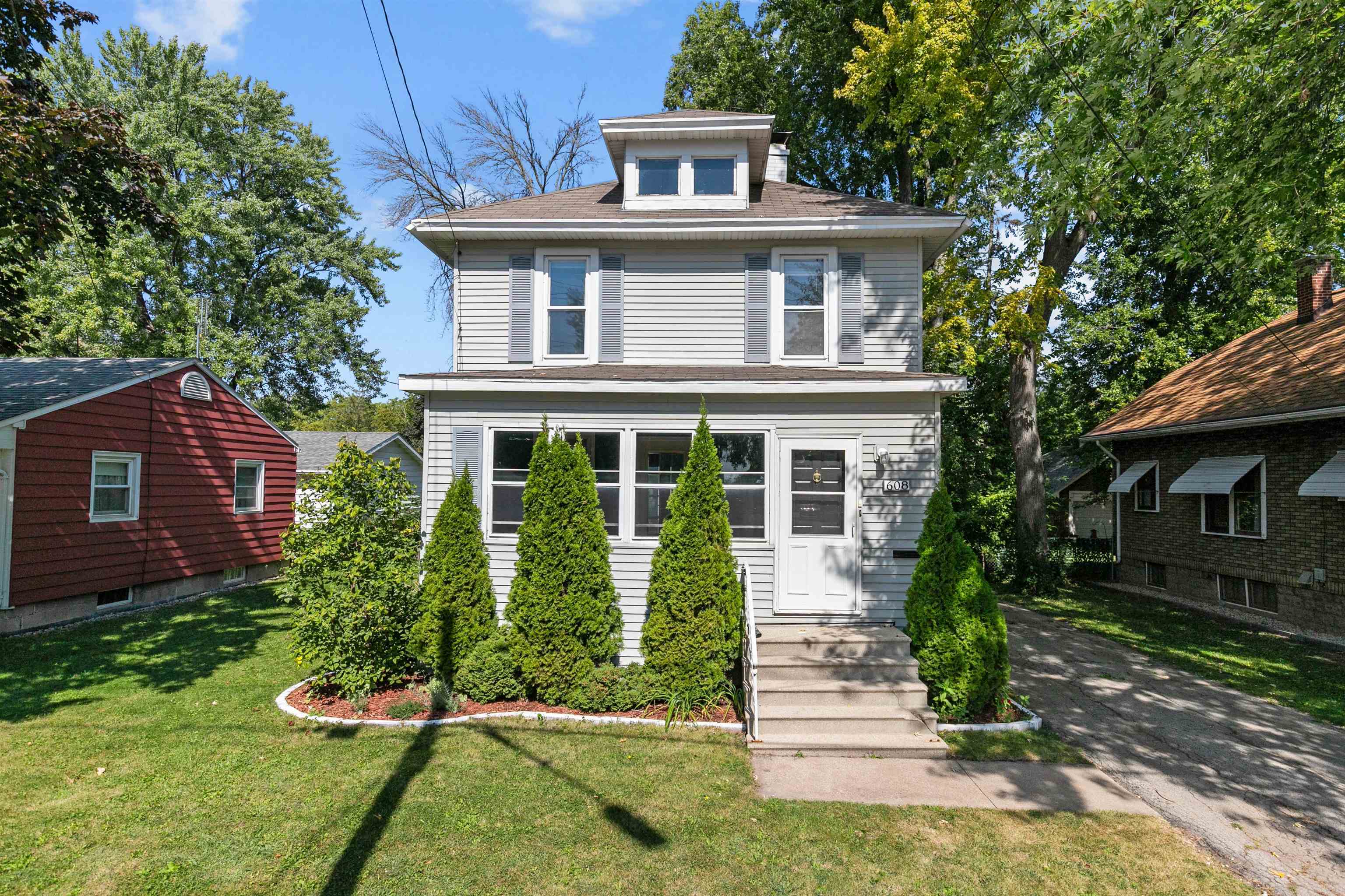 Property Photo:  608 E New York Avenue  WI 54901 