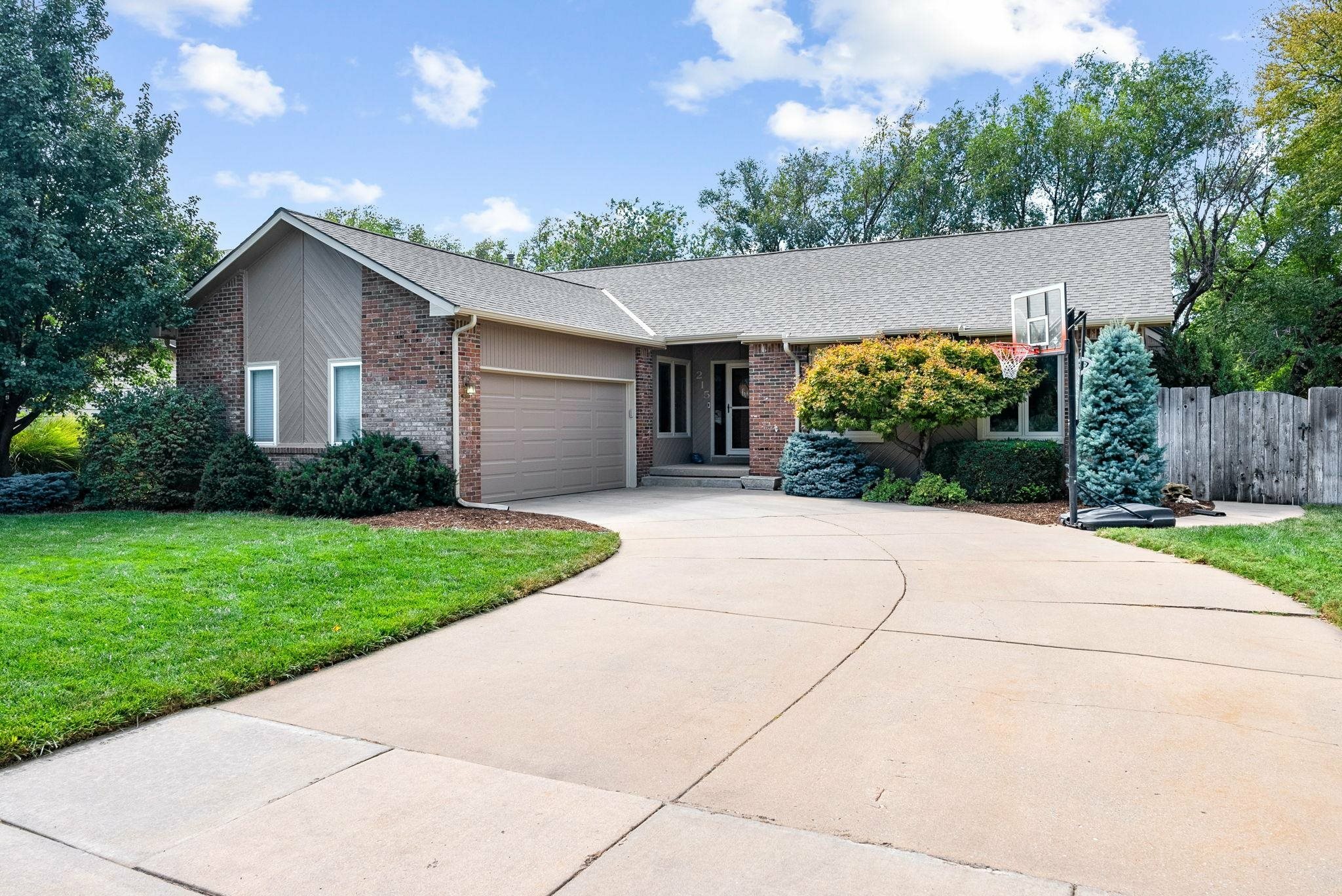 Property Photo:  215 N Woodchuck Ln  KS 67212 