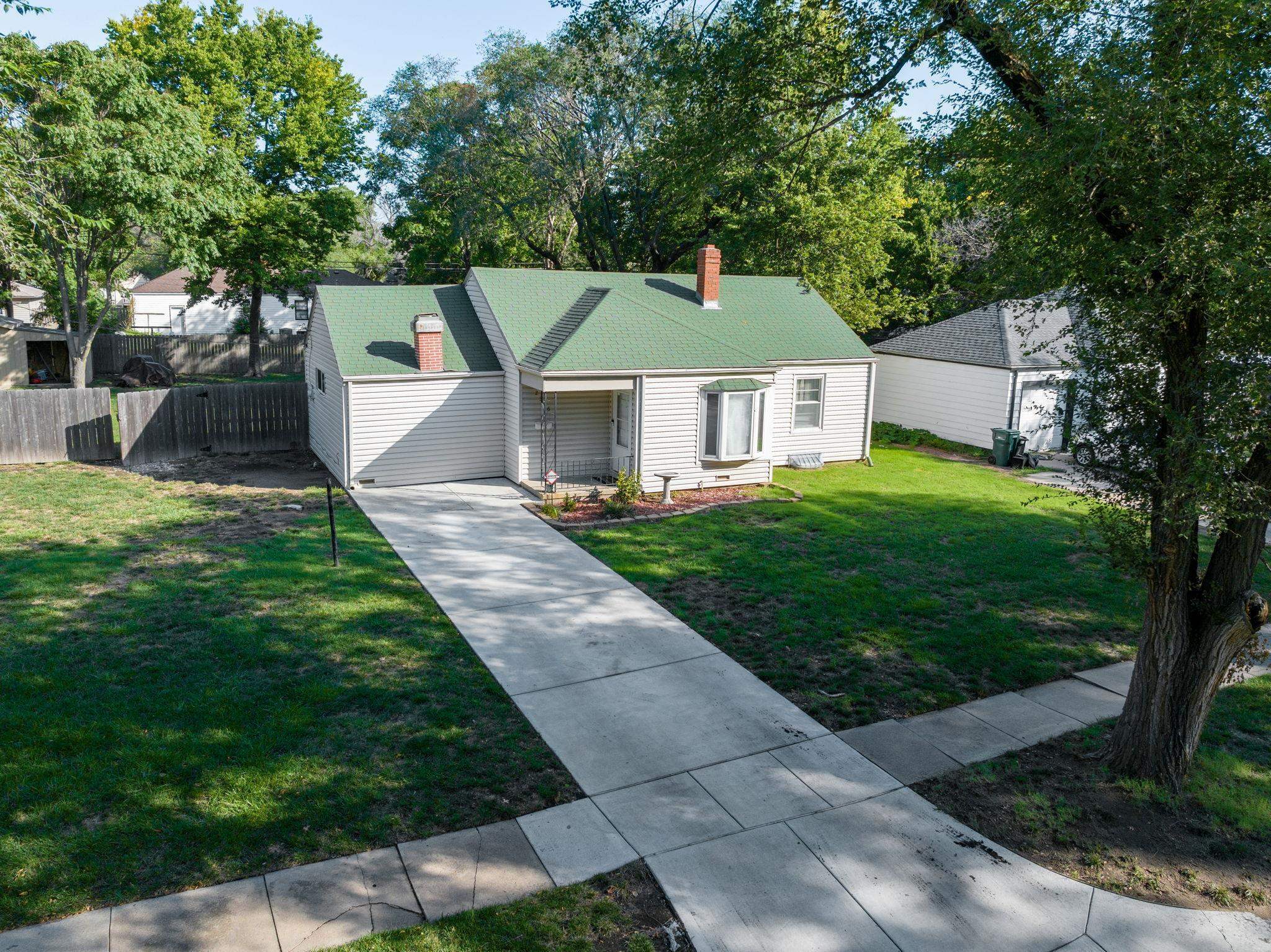 Property Photo:  2316 E Rivera St  KS 67211 