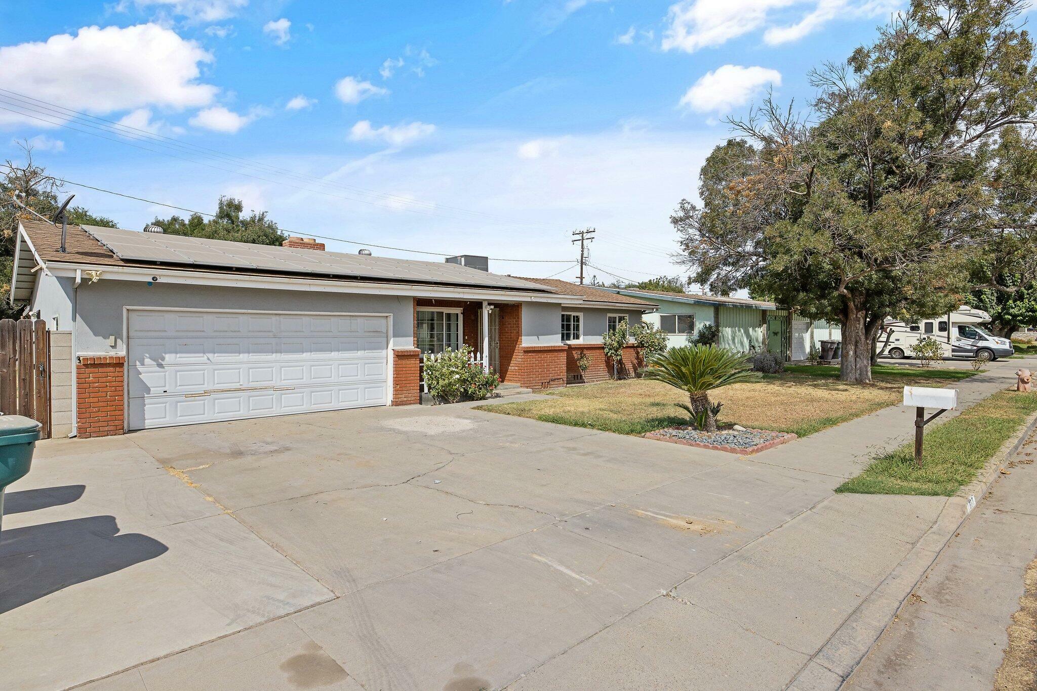 Property Photo:  307 N Lane Street  CA 93274 