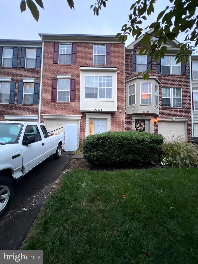 Property Photo:  12035 Country Mill Drive  VA 20136 