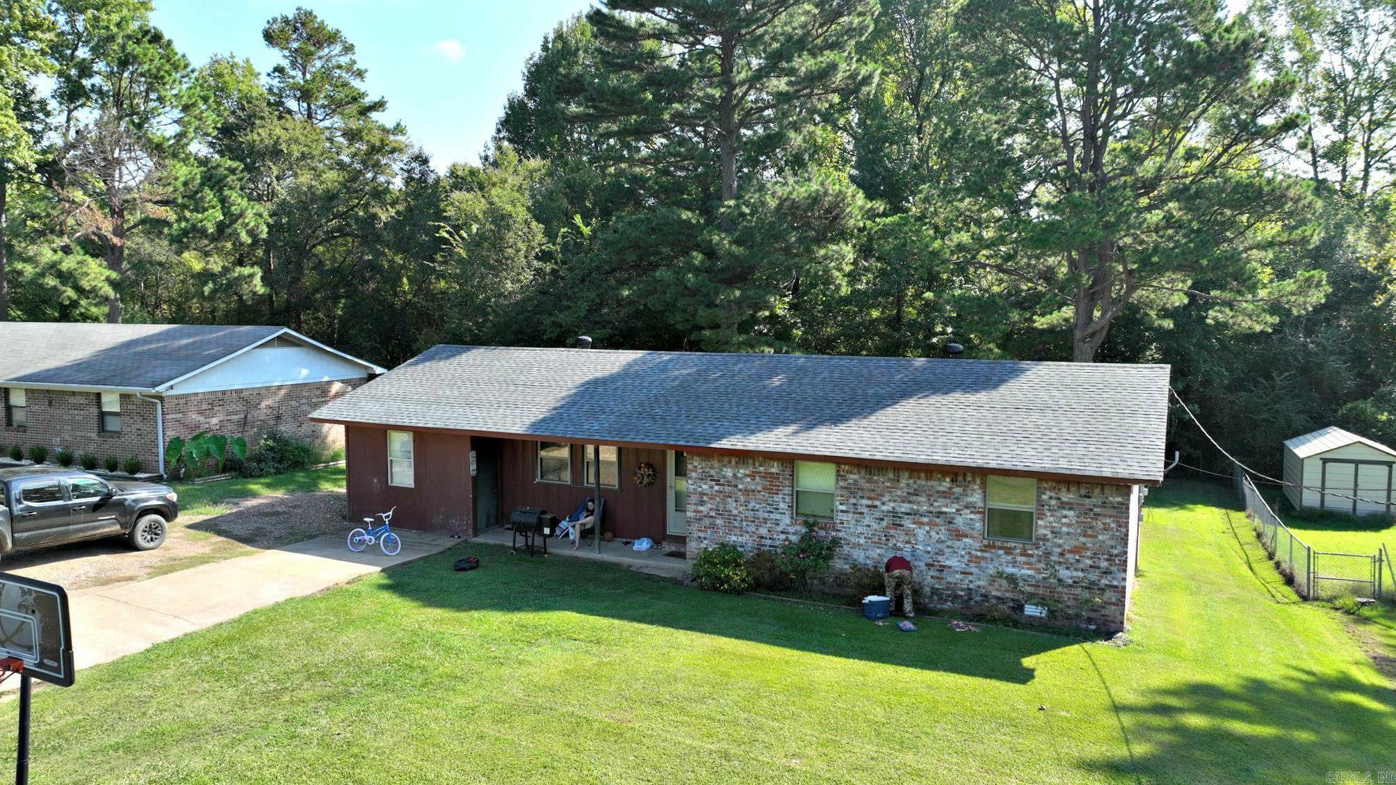 Property Photo: 1404 Faye Street AR 71953