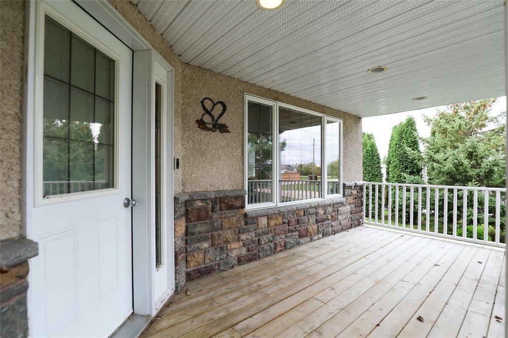 Property Photo:  82 Gagnier Bay  MB R5H 1A7 