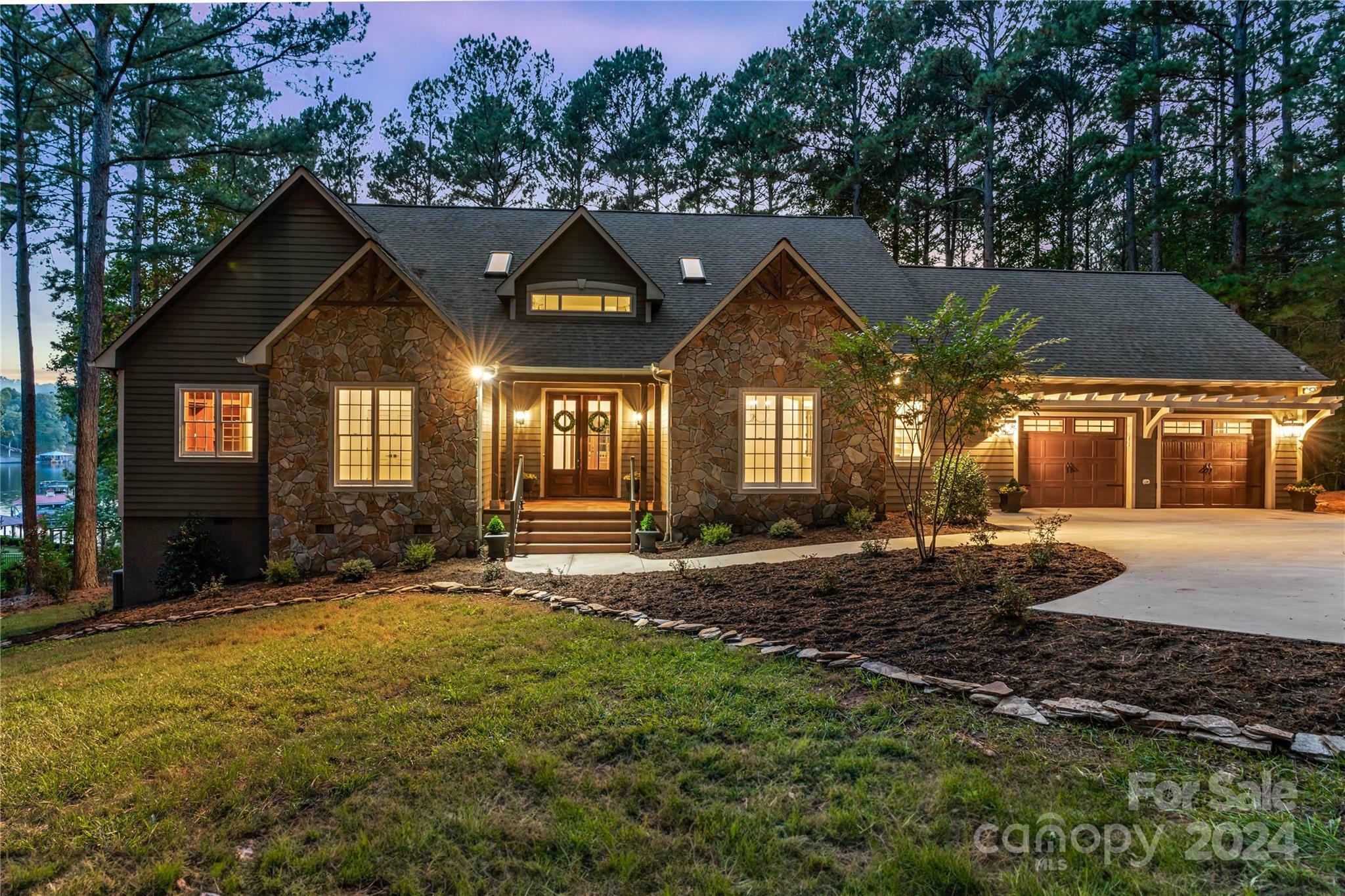 Property Photo:  5678 Anchor Drive  NC 28630 