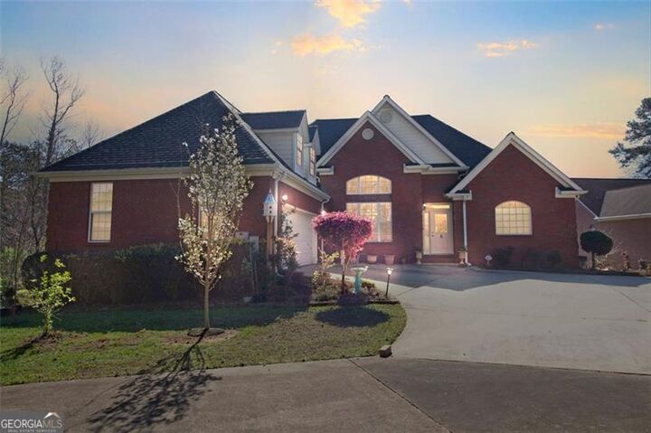 Property Photo: 3240 Somerset Court GA 30013