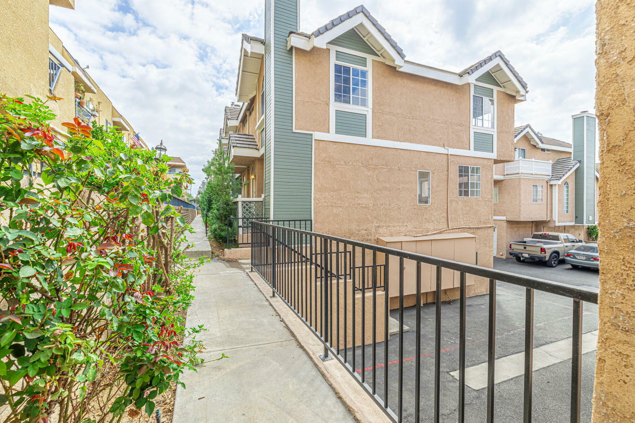 Property Photo:  8958 Burnet Avenue C1  CA 91343 