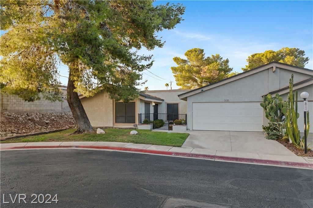 Property Photo:  5720 Whiteridge Avenue 0  NV 89107 