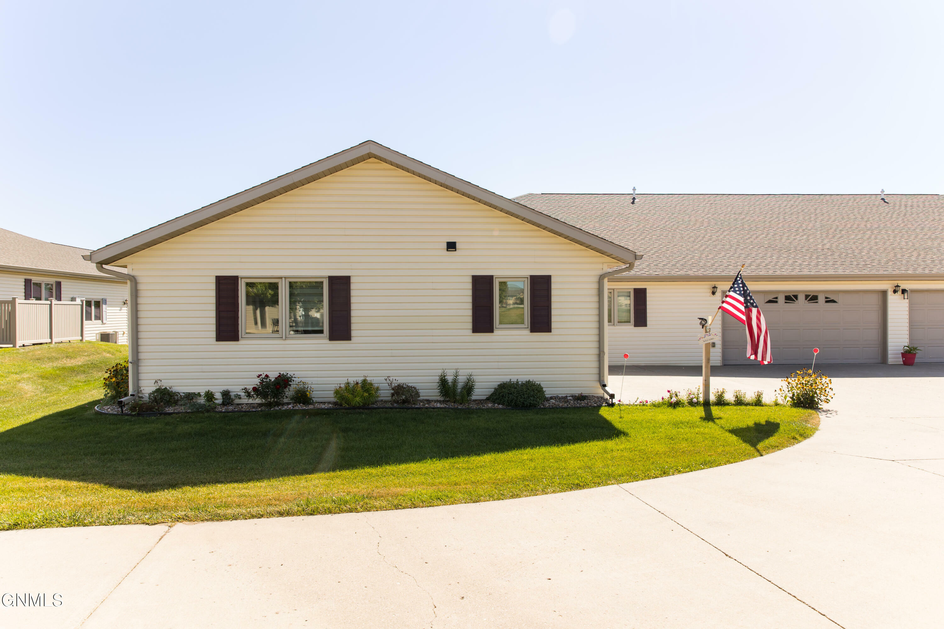 Property Photo:  3118 Nebraska Drive 3  ND 58503 