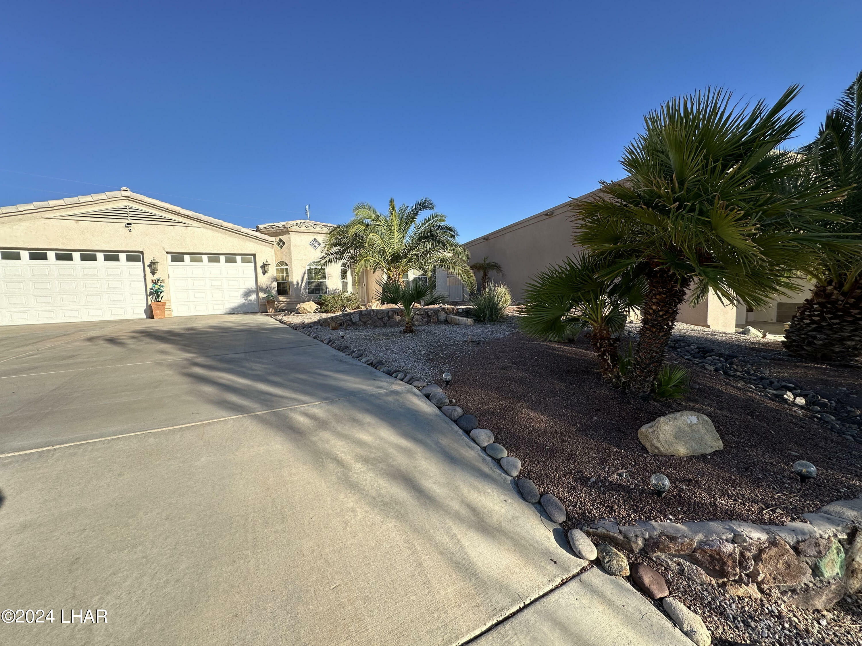 Property Photo:  102 Keywester Dr  AZ 86403 