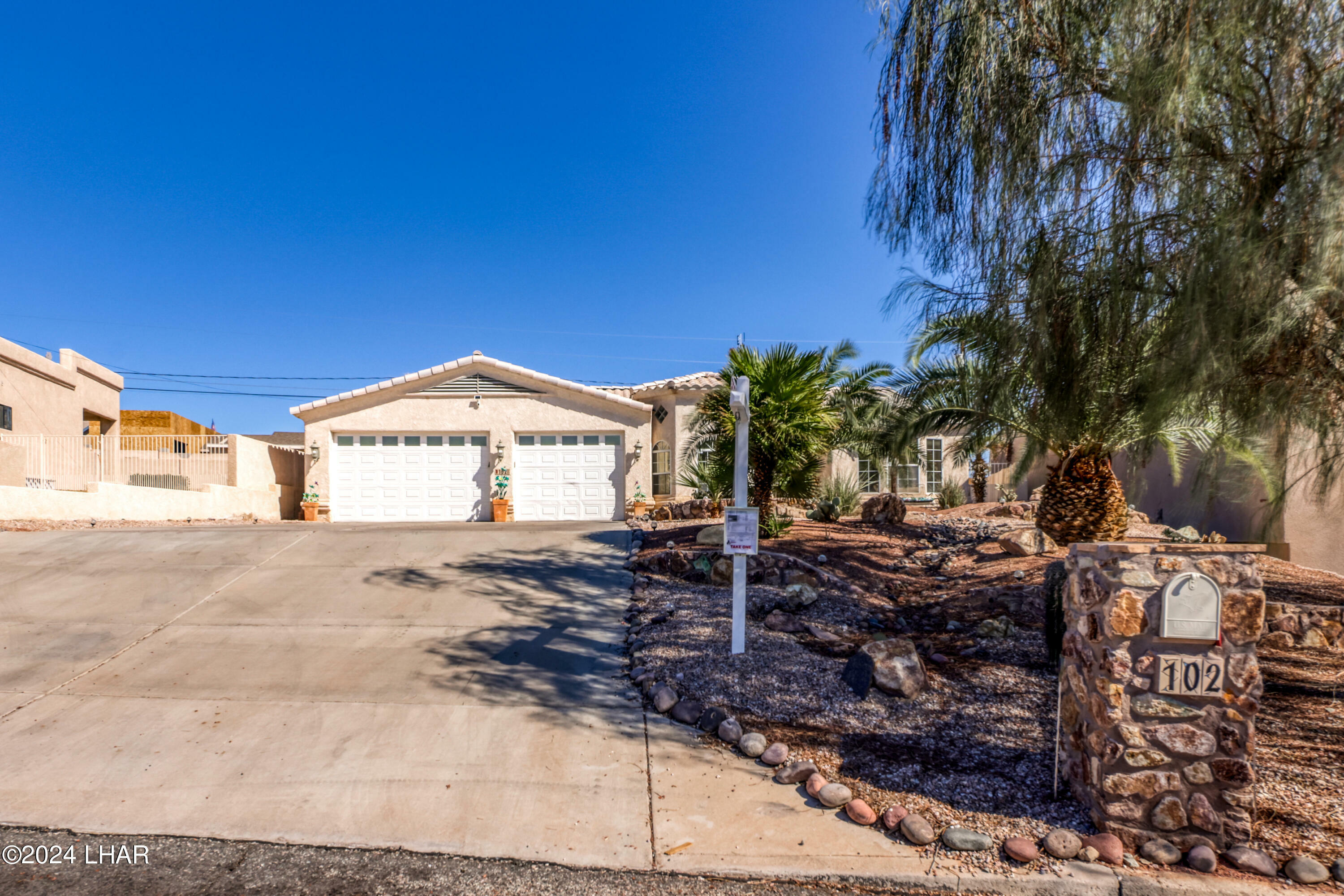 Property Photo:  102 Keywester Dr  AZ 86403 