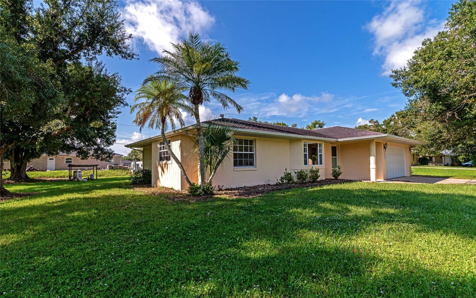 Property Photo:  1529 NE Lee Drive  FL 34266 