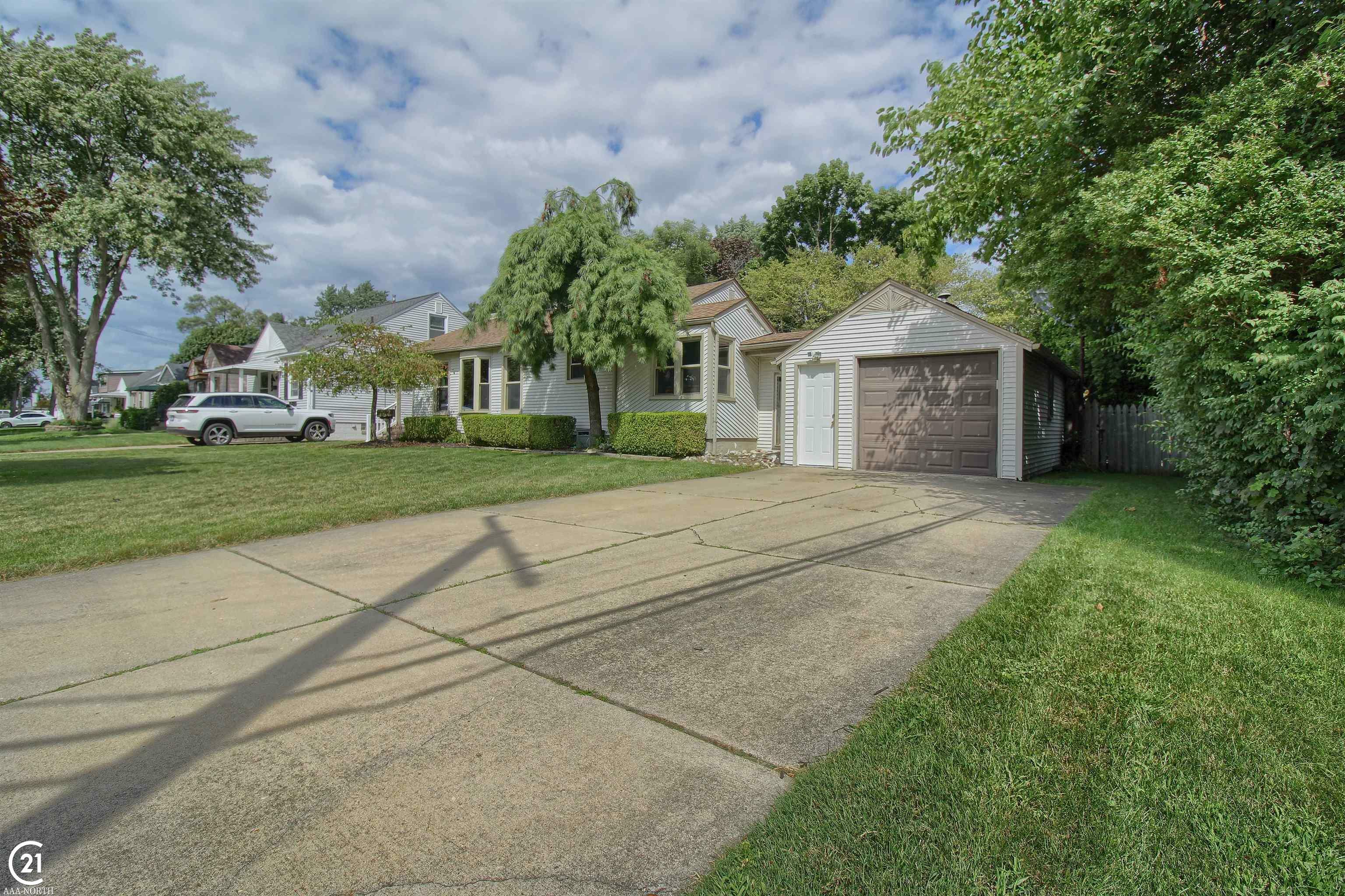 Property Photo:  1816 Westgate Avenue  MI 48073 