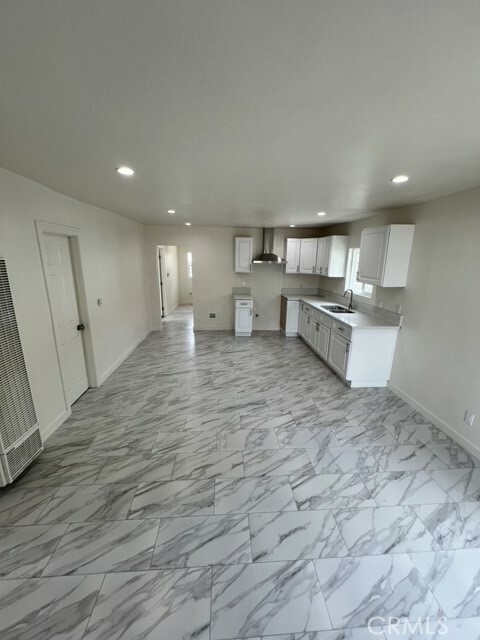 Property Photo:  348 E 73rd Street  CA 90003 