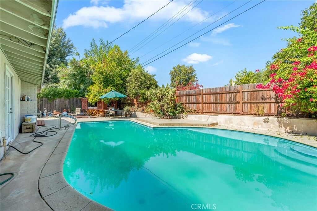 Property Photo:  20541 Rodax  CA 91306 