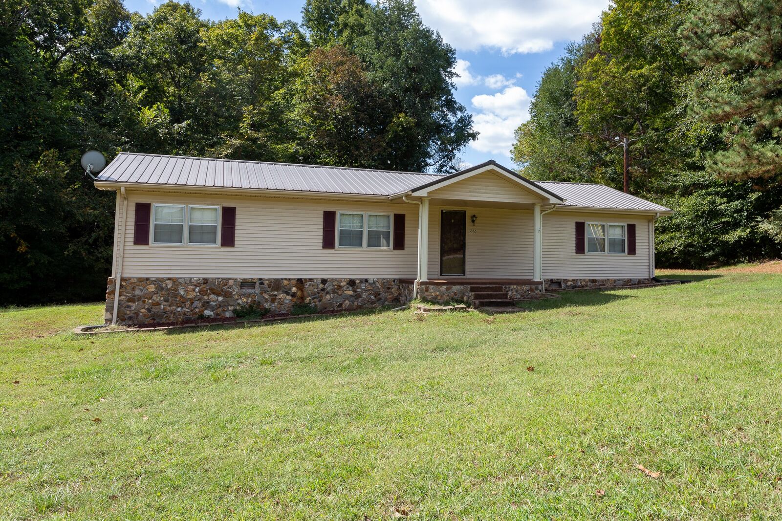 Property Photo: 250 Louise Creek Road TN 37051