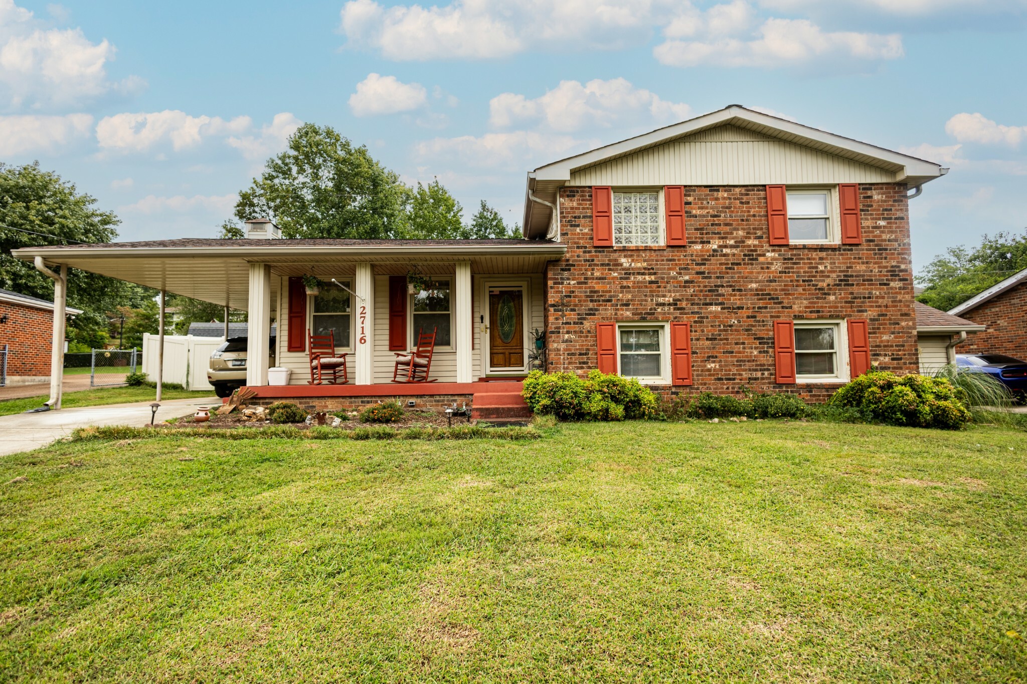 Property Photo:  2716 Barclay Dr  TN 37206 