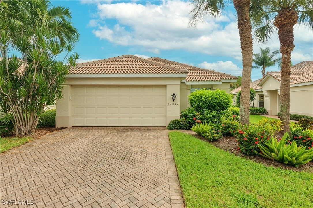 Property Photo:  10041 Colonial Country Club Boulevard  FL 33913 