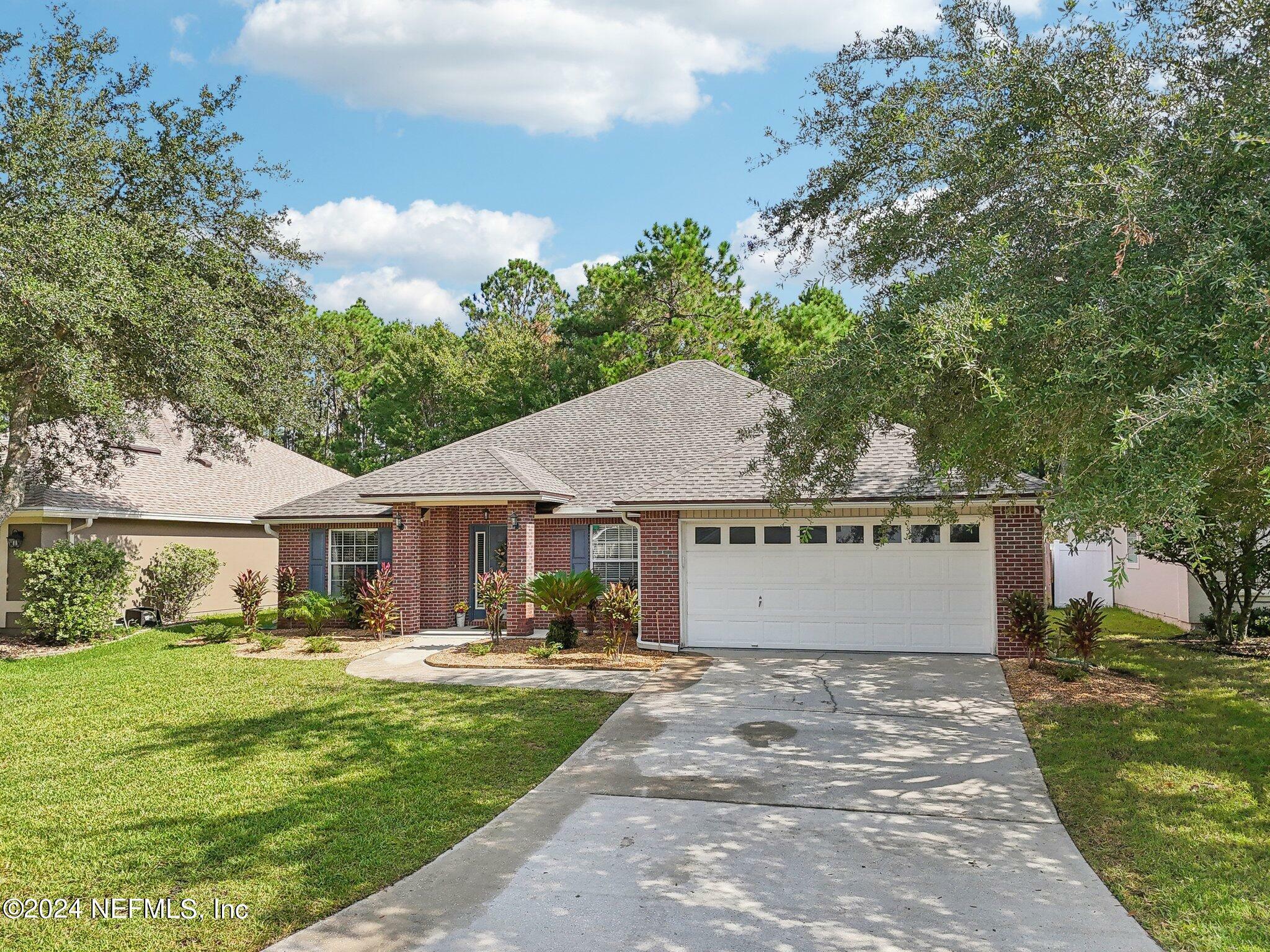 Property Photo:  3150 Wandering Oaks Drive  FL 32065 