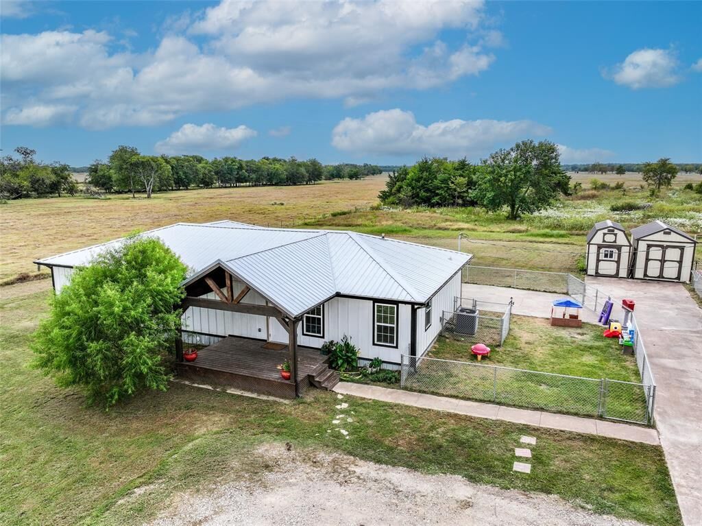 Property Photo: 6741 Farm Road 71 W TX 75482